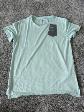 NWT New Balance Tee (Size small)